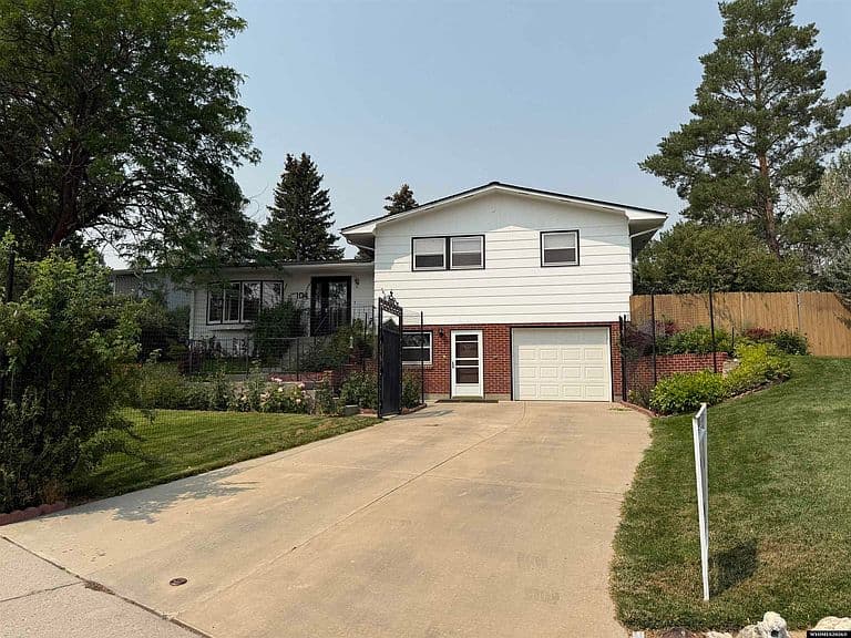 104 Mountain View Dr photo 1