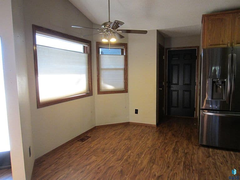 635 N Solar Dr photo 4