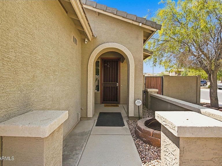 20263 W TONTO Street photo 3