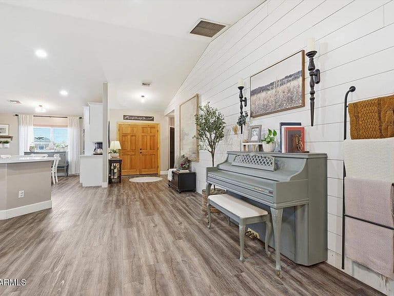 25437 W Pueblo Ave photo 3