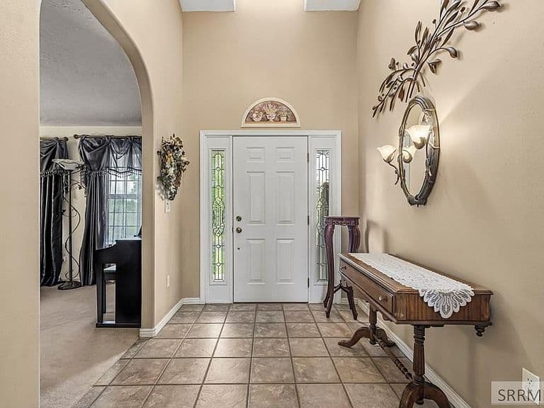 4043 Molly Dr photo 5