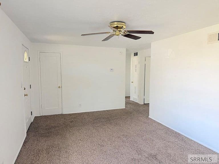 1280 Cathryn Ave photo 4