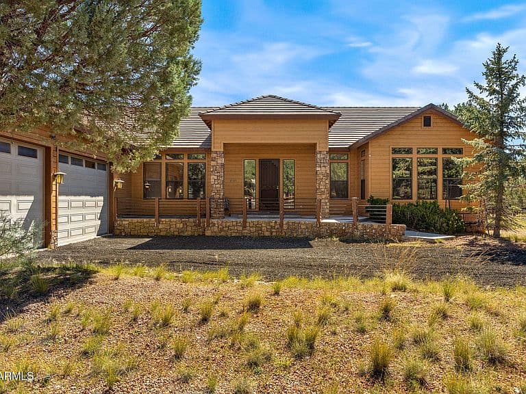 2765 AIR PARK Drive photo 2