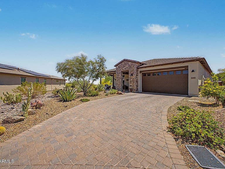 3361 PHANTOM Street photo 1