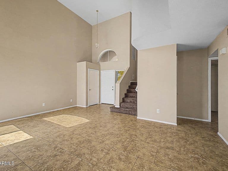 5031 W ORAIBI Drive photo 5