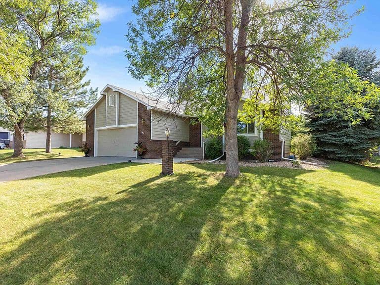 4011 Maple Ave photo 2