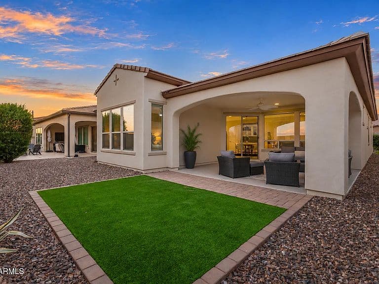 621 E LAS PUERTAS Lane photo 1