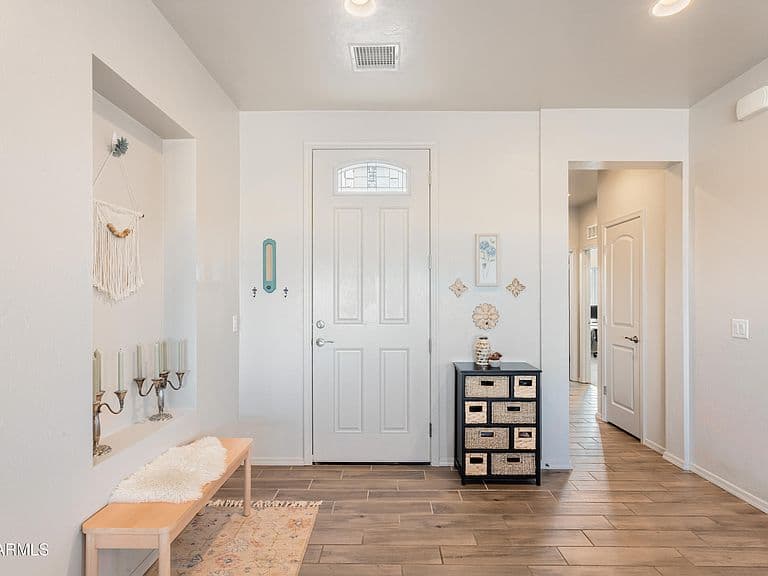 6733 E VAQUERO Circle photo 3