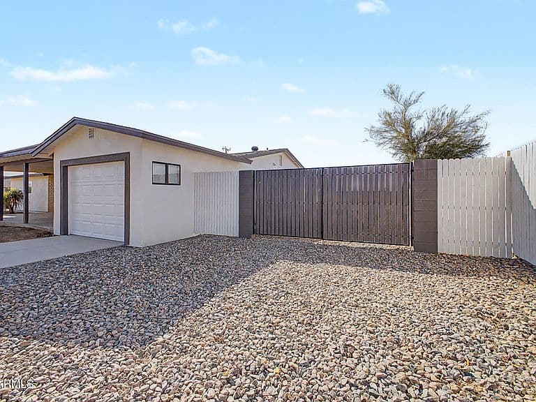 32234 N CENTER Street photo 4