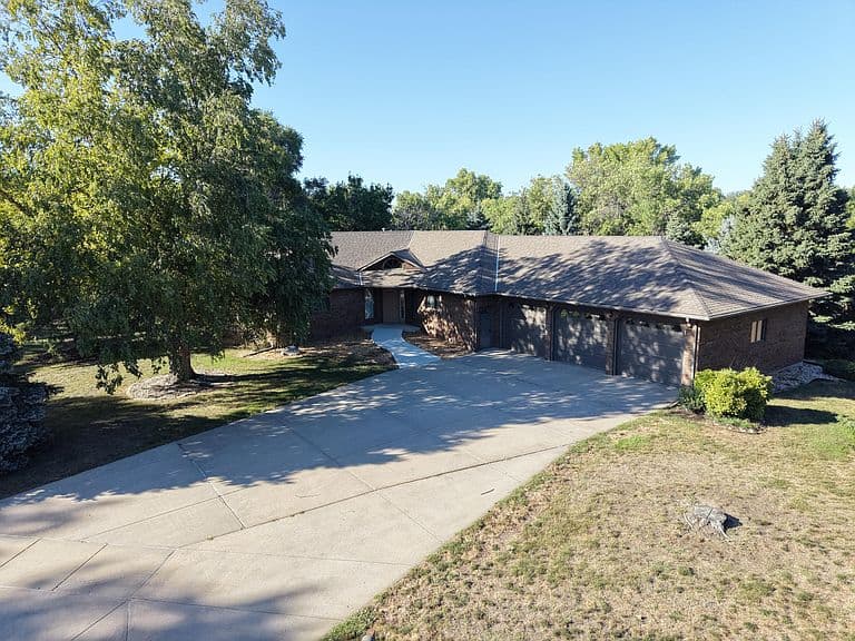 324 Fairoaks Ave photo 3