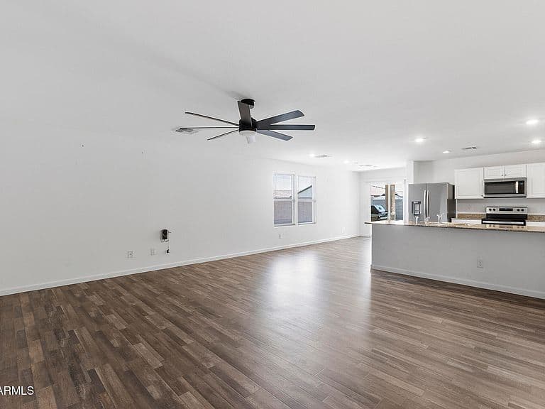 1411 E JAYCIE Drive photo 5