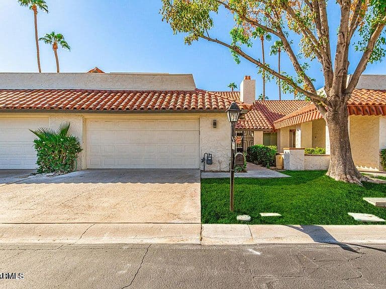 5712 N SCOTTSDALE Road photo 1