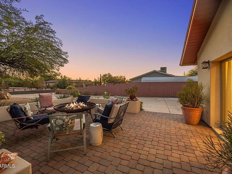 5914 E WILSHIRE Drive photo 2