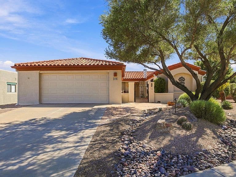 903 W Belltower Dr photo 2