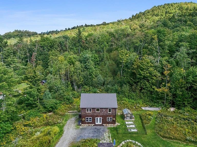 1314 Scrabble Hill Road photo 2