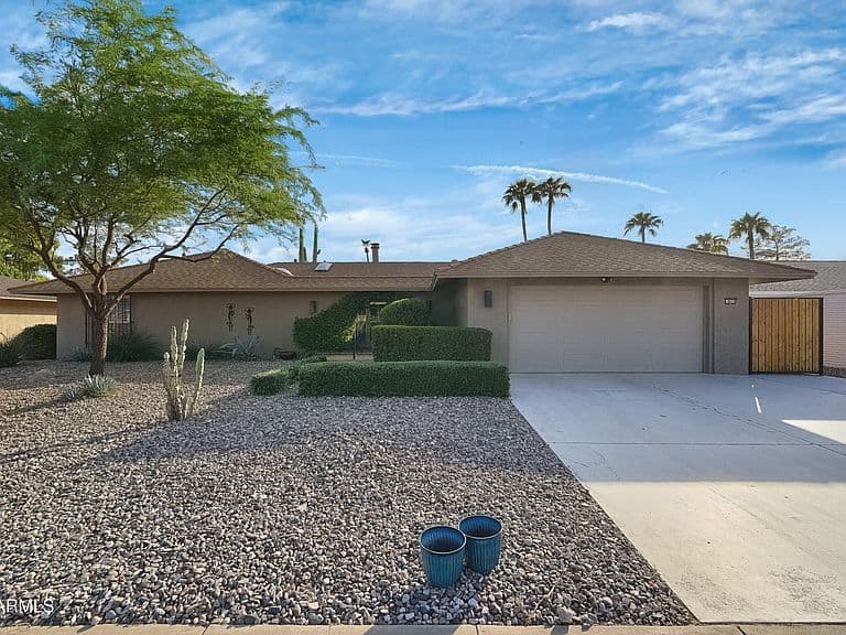 9519 W COUNTRY CLUB Drive photo 1