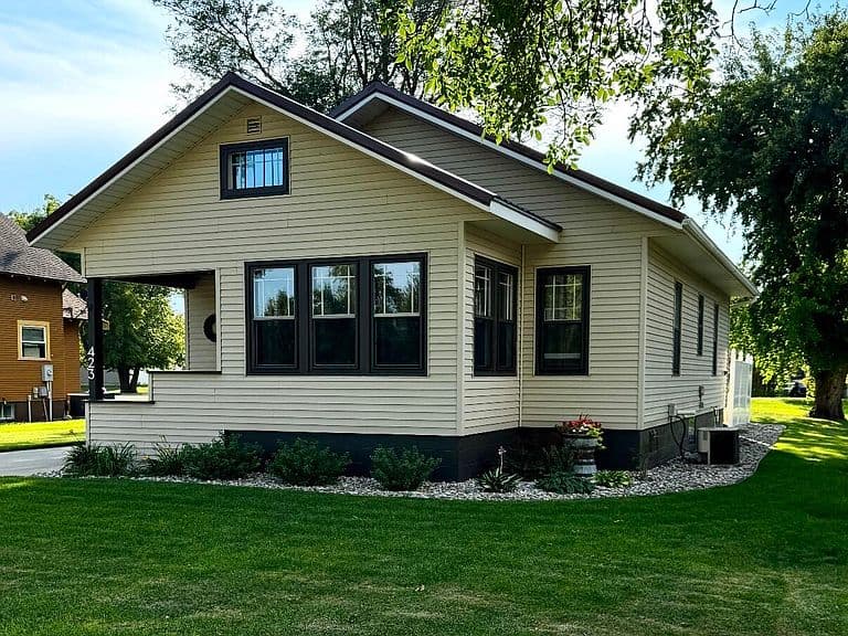 423 Kasan Ave photo 3