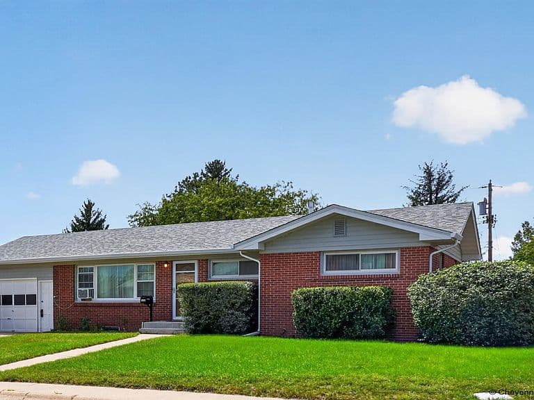 5066 Moran Ave photo 2