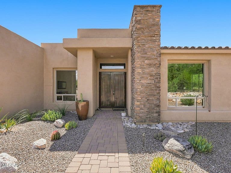 6701 N Montezuma Dr photo 3