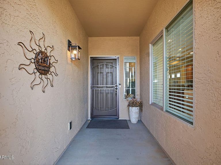 4610 S HASSETT Circle photo 3