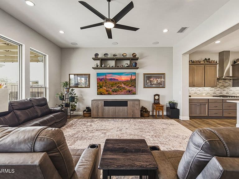 4318 W ACACIA Drive photo 5