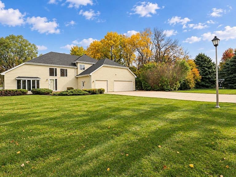 39066 Greenwood Ln photo 1