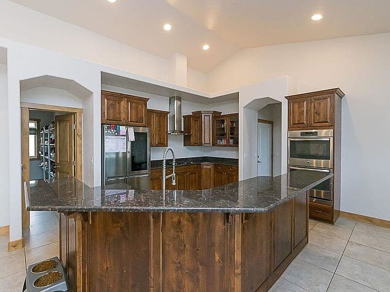 2340 Alexandra Cir photo 5