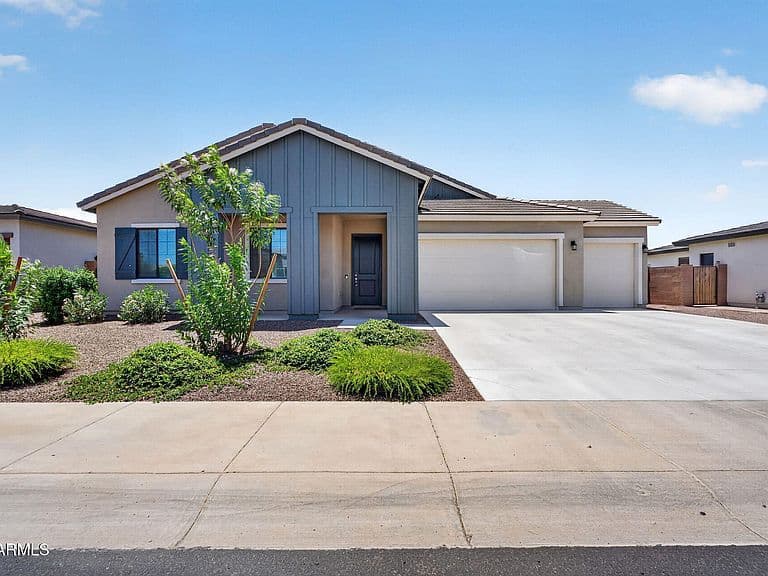 8025 W GARDENIA Avenue photo 1
