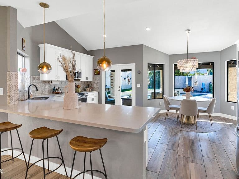 7252 E Maverick Rd photo 5