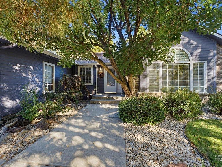1624 E Seaport Ct photo 4