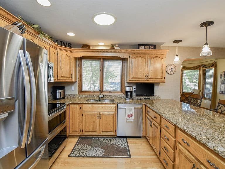 2329 S Holt Ave photo 4