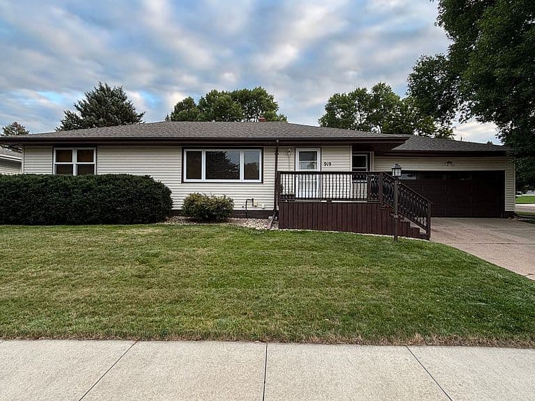 919 W Ash Ave photo 2