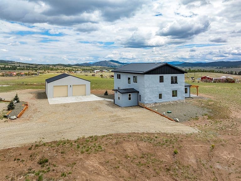 5730 Racehorse Loop photo 3