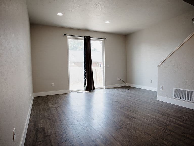 1034 Stockyard Ct photo 5