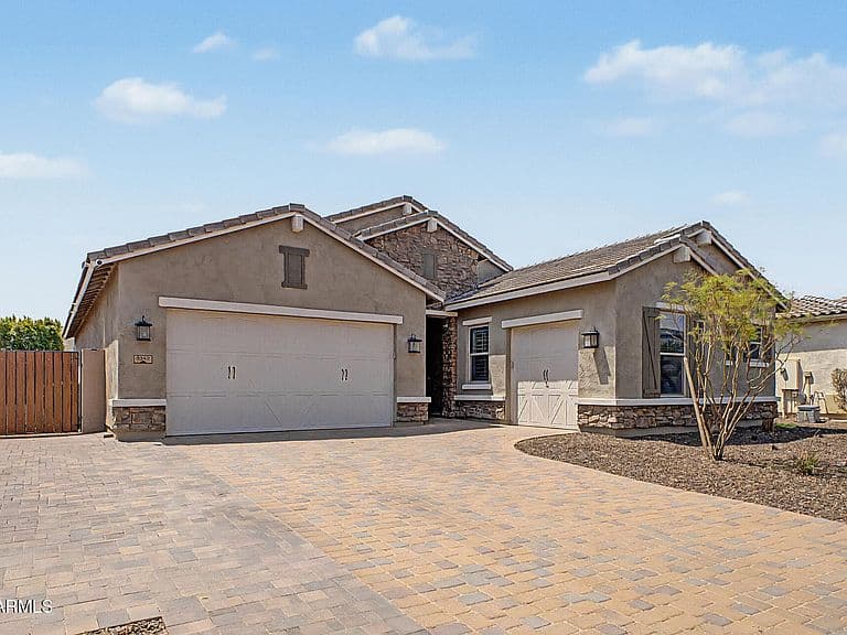 9349 W LOUISE Drive photo 5