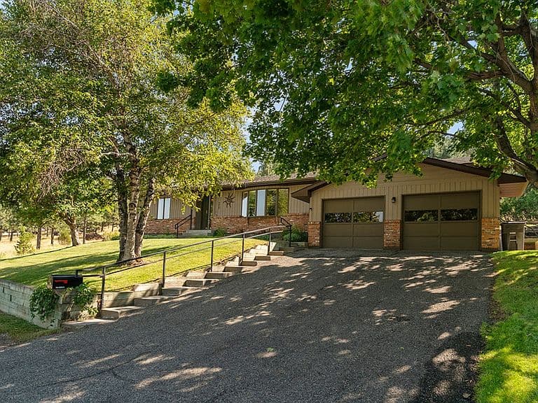 575 Diehl Dr photo 1