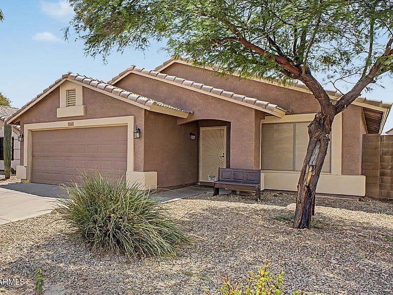 3752 S BOWMAN Road photo 1