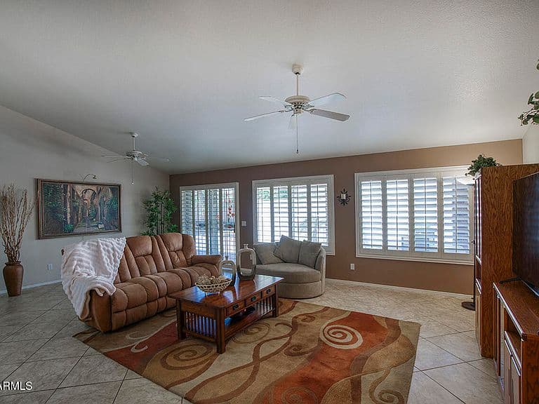 13322 W CAMBRIDGE Avenue photo 3