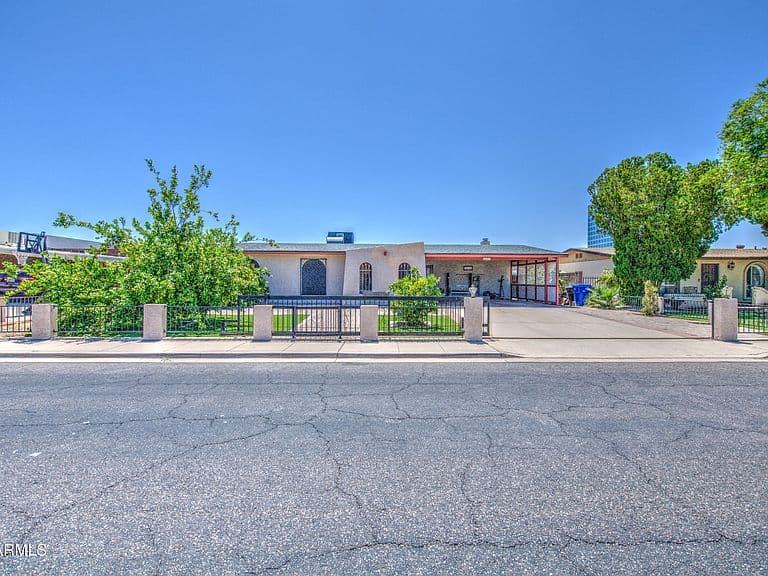 1049 W FRITO Avenue photo 3