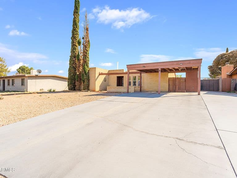 4850 E FOOTHILLS Drive photo 3