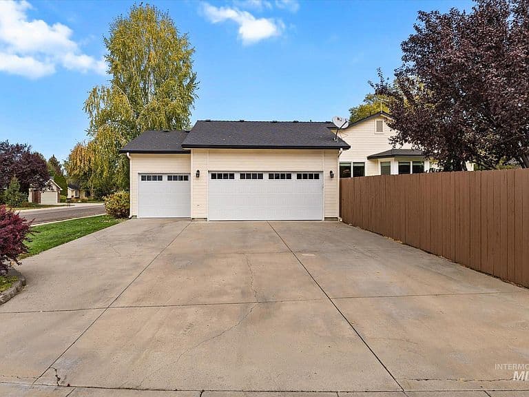 10242 N Blacktail Ave photo 3