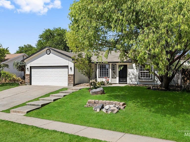 581 N Shady Grove Way photo 1