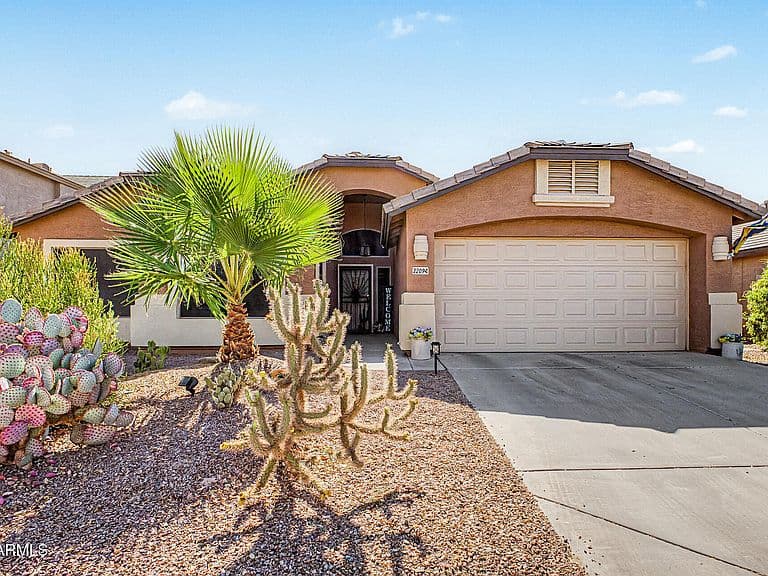 22094 N VARGAS Drive photo 3