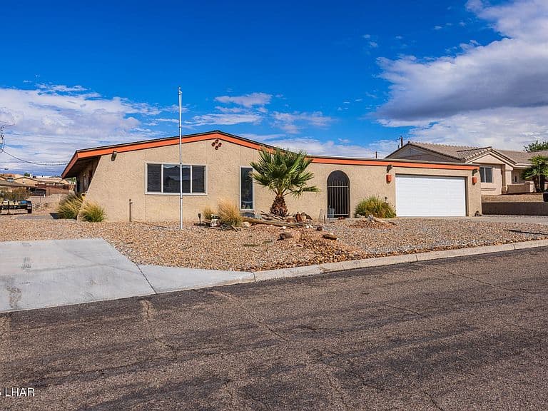 2985 Pepperwood Dr photo 3