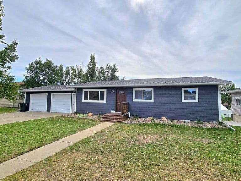 114 Juniper Ave photo 2