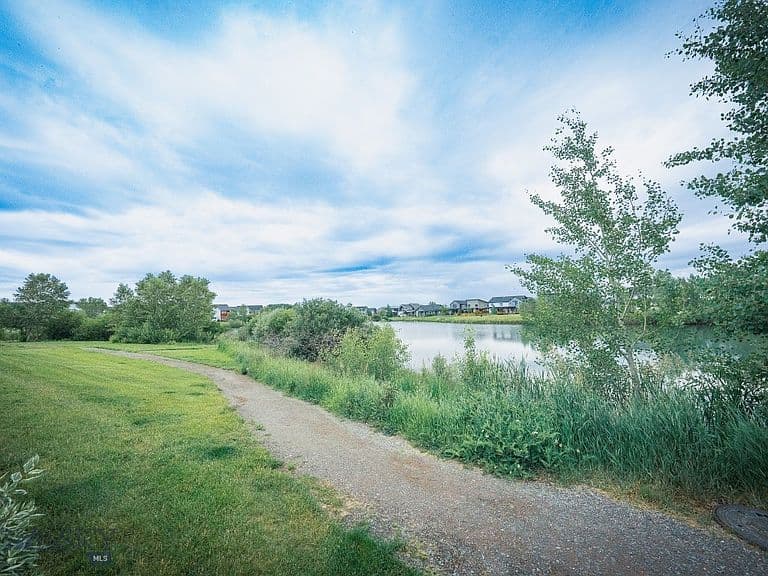 5429 Vaughn Dr photo 3