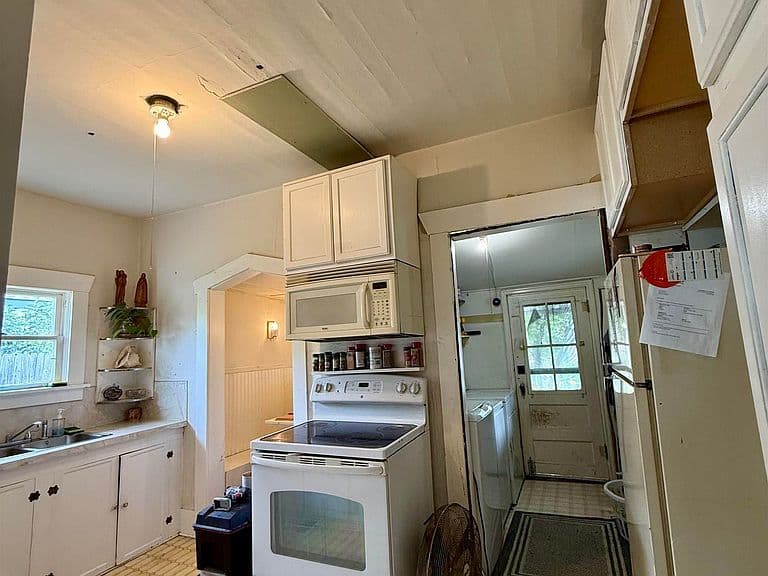 6 N Fairview St photo 5