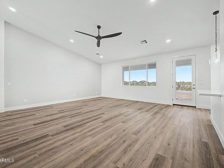 1868 W BROOKE Lane photo 5