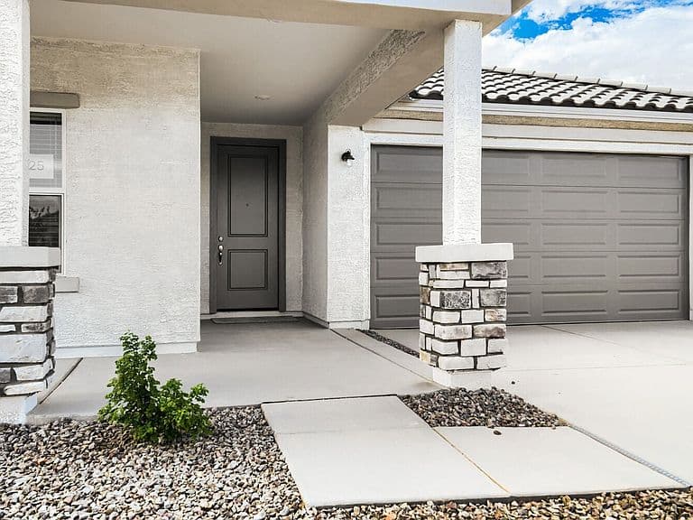 36925 W Nina St photo 4