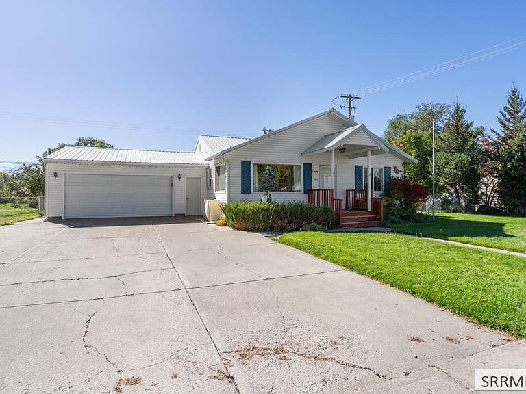 2930 E Teton St photo 2